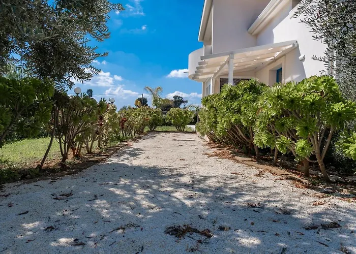 Villa Tra Mare e Ulivi
